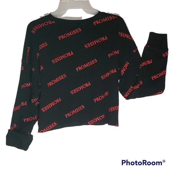 Forever 21 size small black "Promise" on front crop top. 028 - Picture 4 of 4